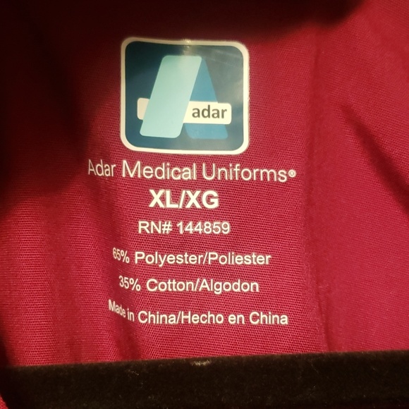 Burgundy scrub top XL - Picture 2 of 2
